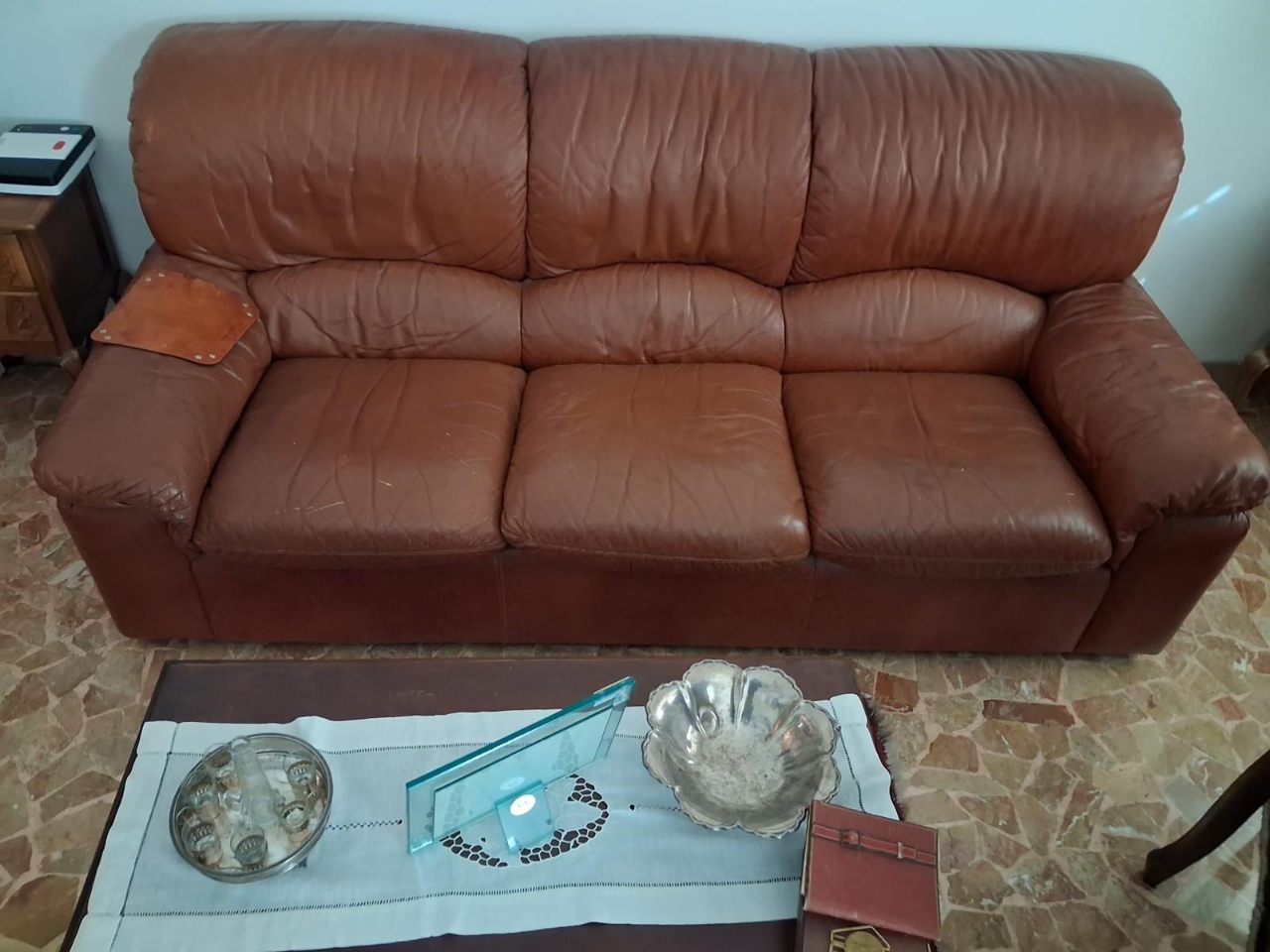 Divano tre posti in pelle — immagine 1