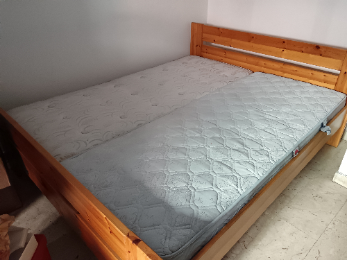 Immagine di letto matrimoniale