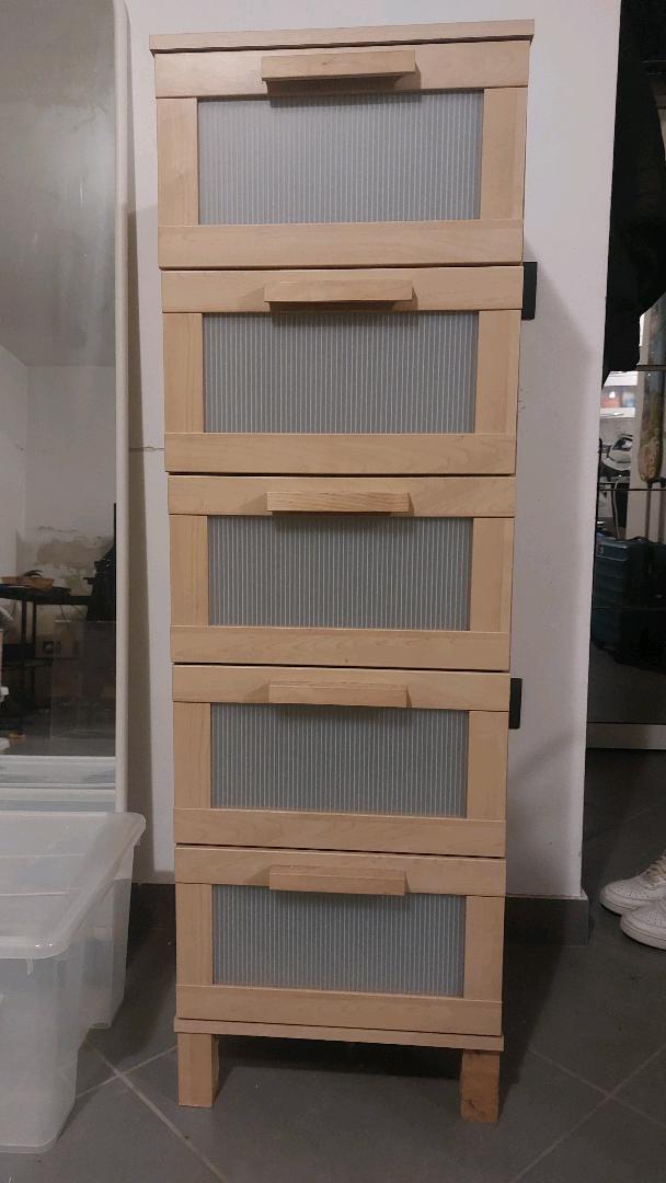 Immagine di cassettiera ikea