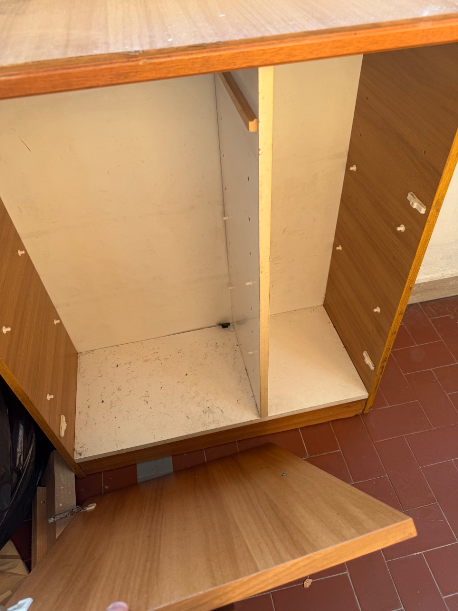 Immagine di Mobiletto in legno