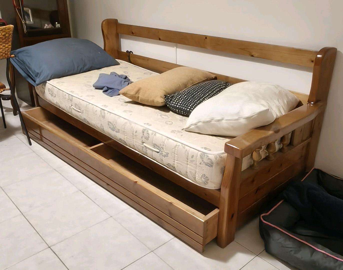 divano letto — immagine 1