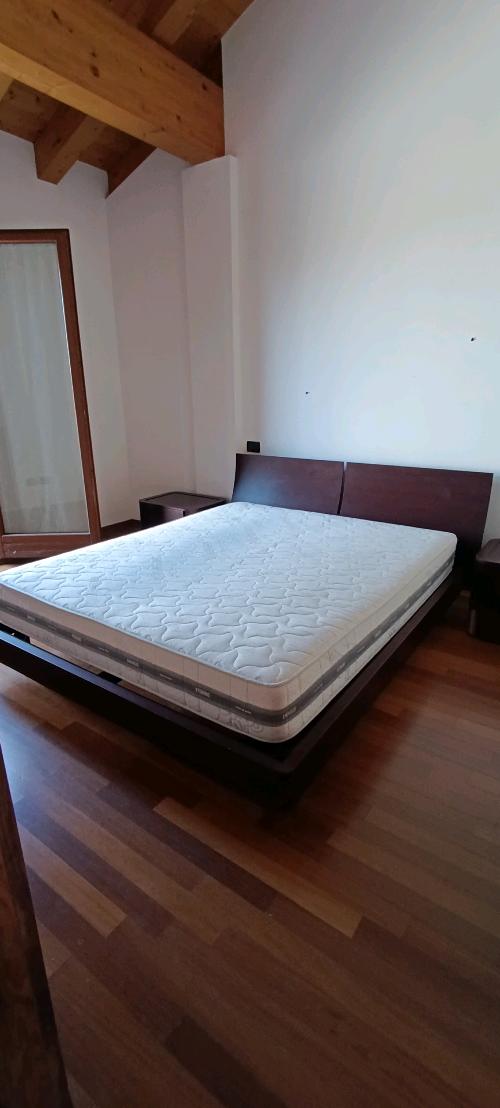 Immagine di letto matrimoniale 