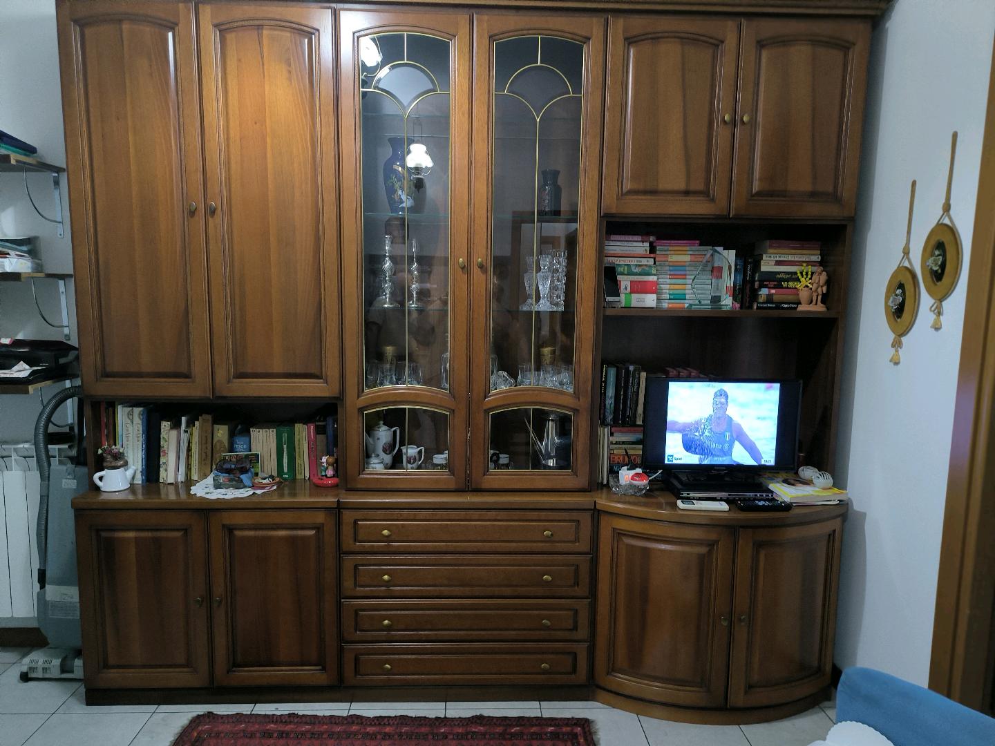 Parete attrezzata "nuova" — immagine 1