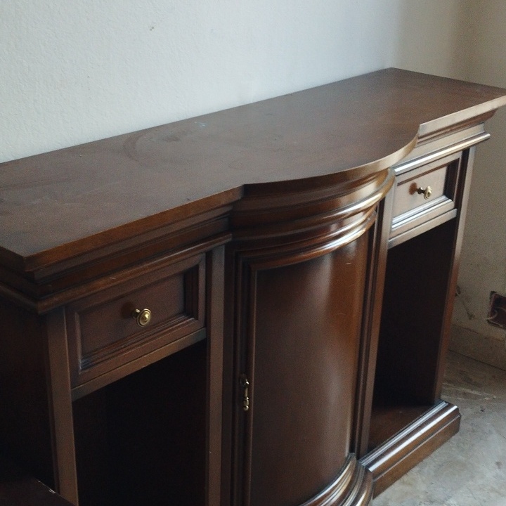 Immagine di Mobiletto legno scuro