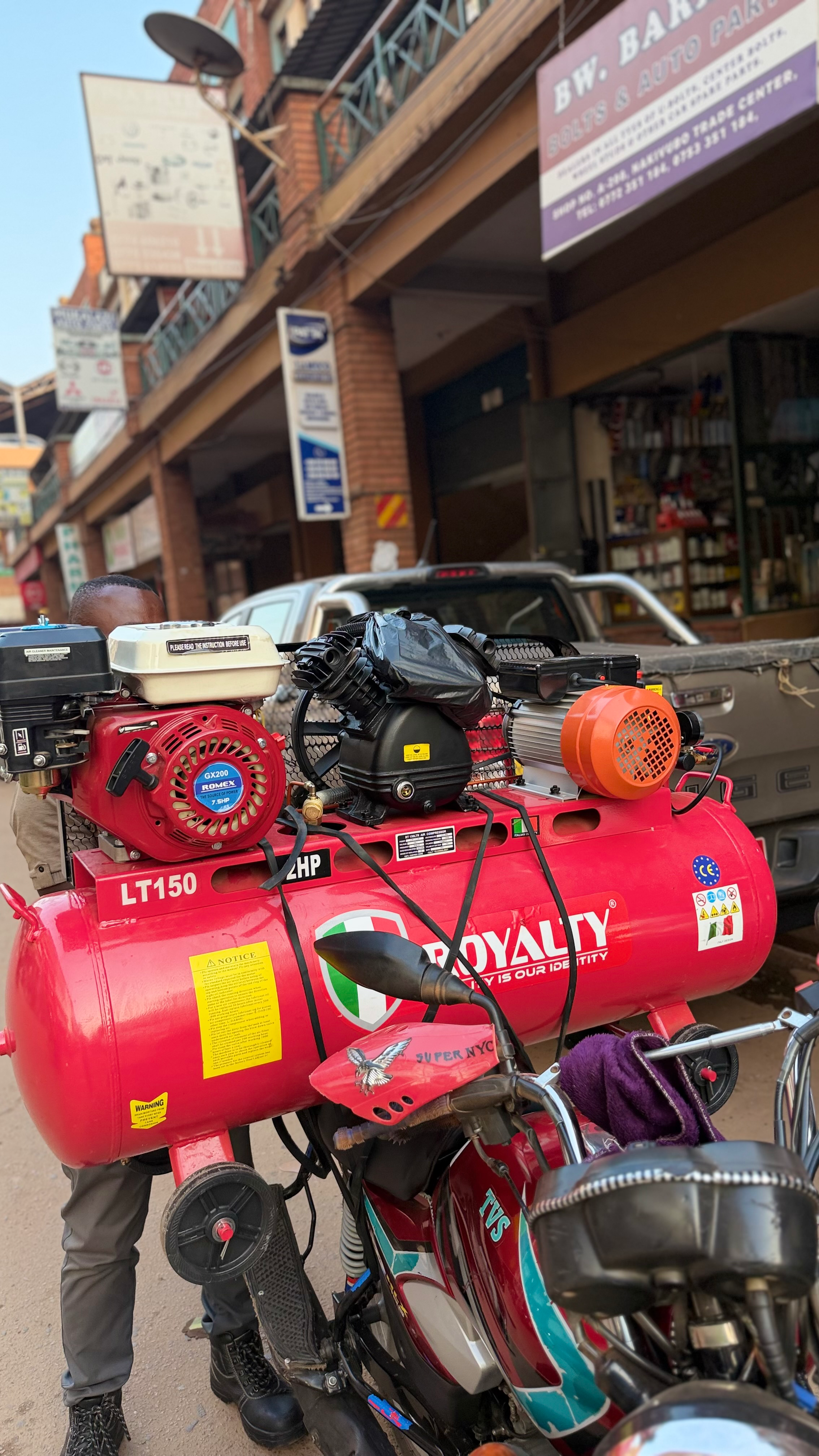 Double function air compressor both fuel and electric 150litres - 2
