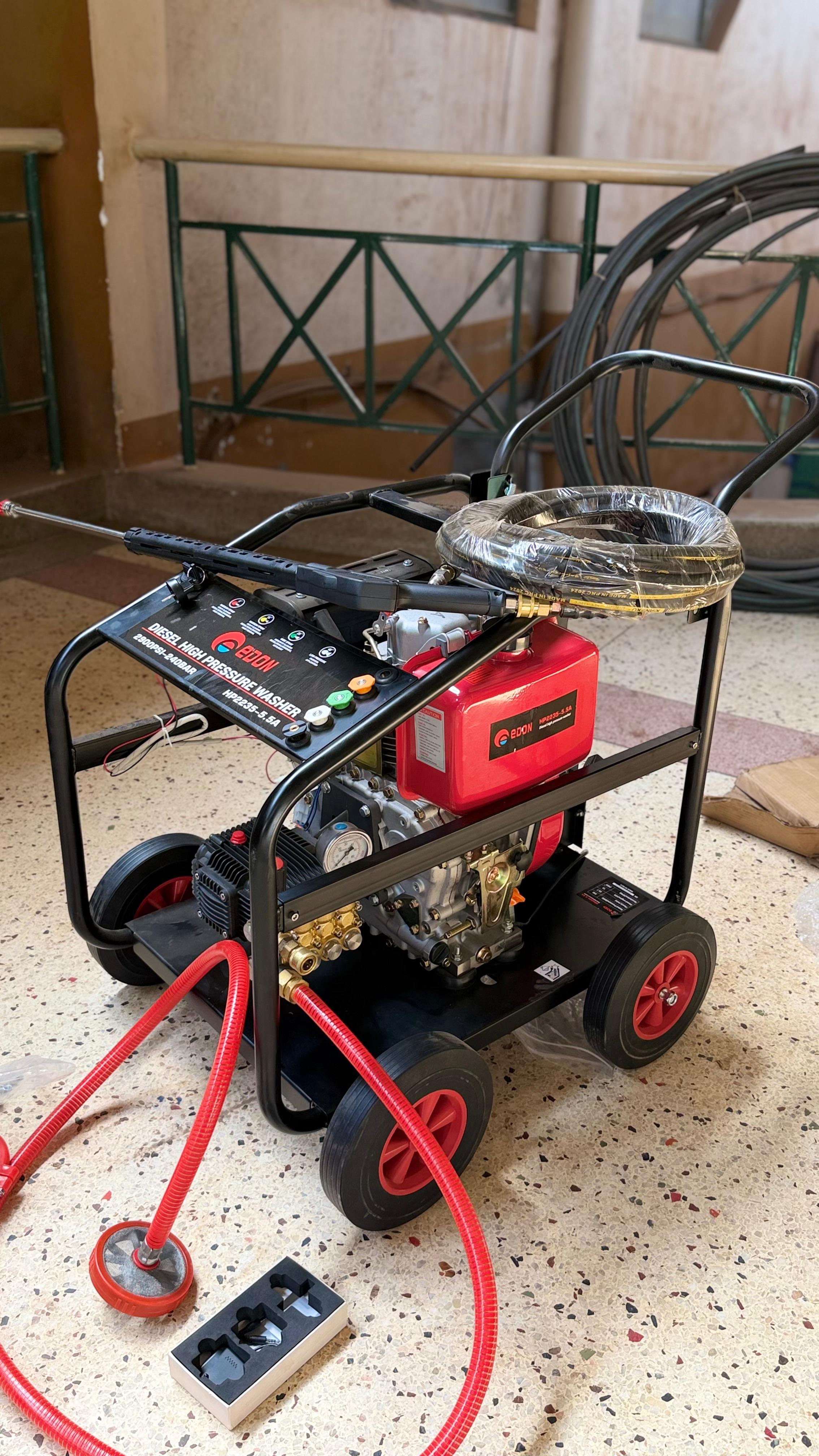DIESEL JET CAR WASHER WITH ACCESSORIES - 2