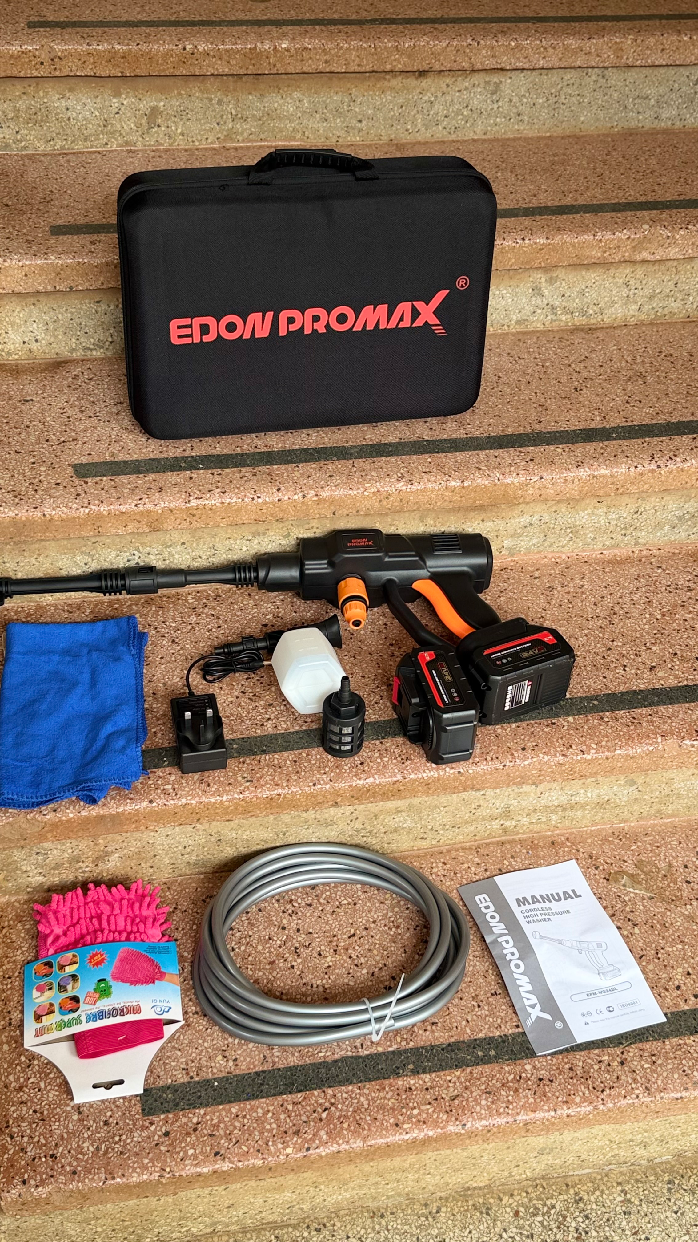 RECHARGEABLE PRESSURE WASHER - 3