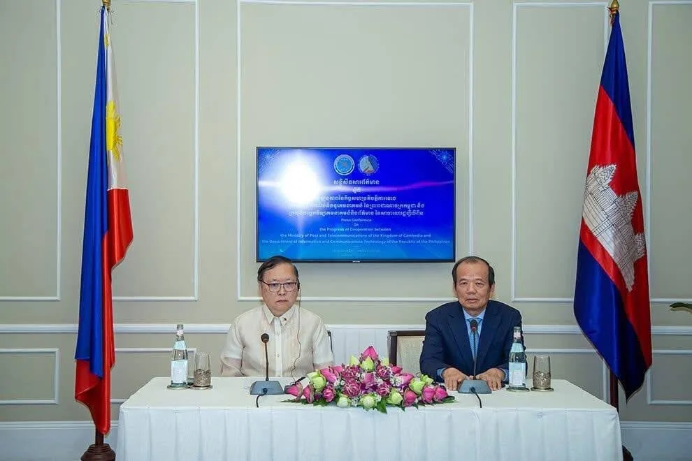 IN PHOTO: (Left) DICT Secretary Ivan John E. Uy and (right) Cambodian Telecommunications Minister Chea Vandeth during joint press conference on the progress of their cooperation.