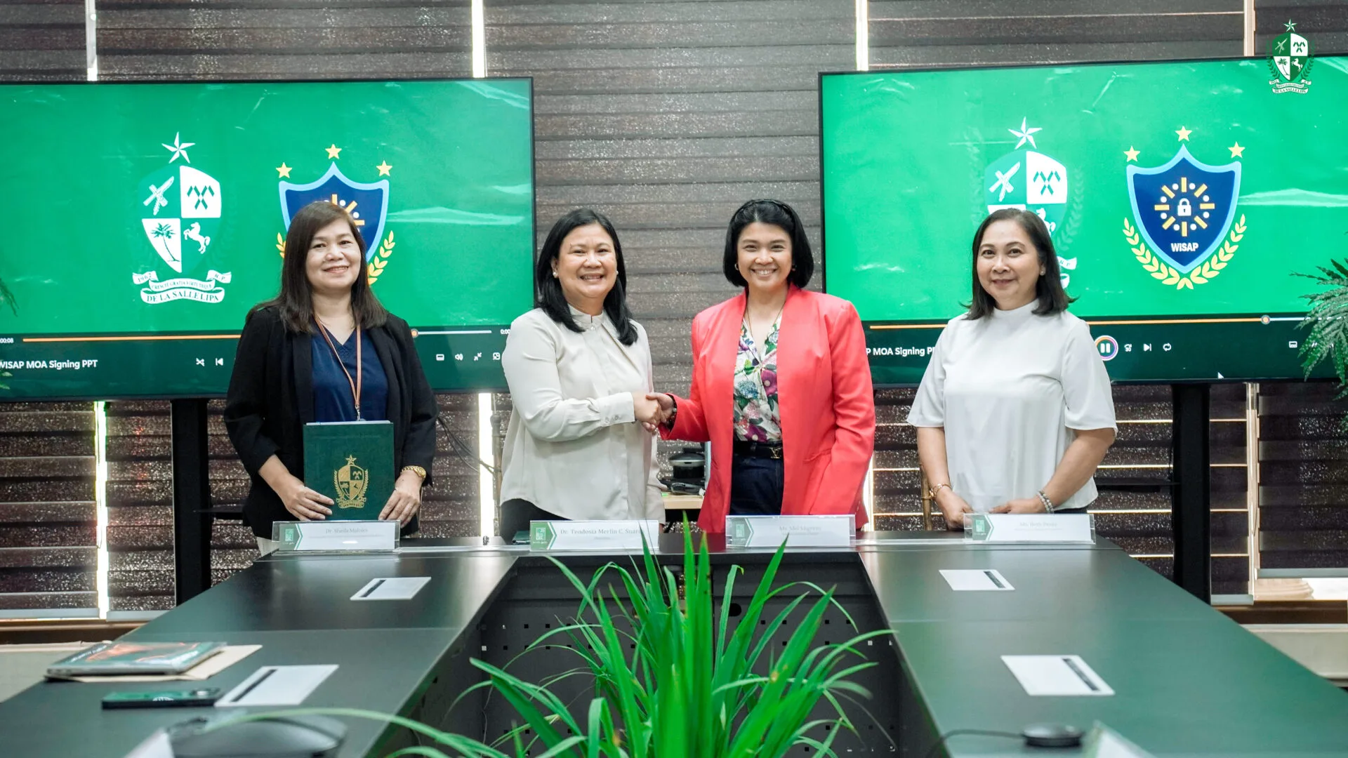 Key leaders from both institutions graced the MOA signing. Representing WISAP were President and Chair Ms. Mel Migrino and Founding Board Member and DPO Ms. Beth Perez. From DLSL, signatories and academic heads included Chancellor Dr. Teodosia Merlin Suarez, Vice Chancellor for Academics Dr. Tessie Palma, Vice Chancellor for Research, Innovation and Internationalization (OVCRII) Dr. Shiela Maloles, and members of the External Linkages and Internationalization Office, led by Director Ms. Grace Sanchez, along with program chairs and the Dean of the College of Information Technology and Engineering (CITE).