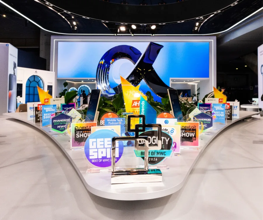 HONOR draws global attention at MWC 2026 with Robot Phone concept, Magic V6