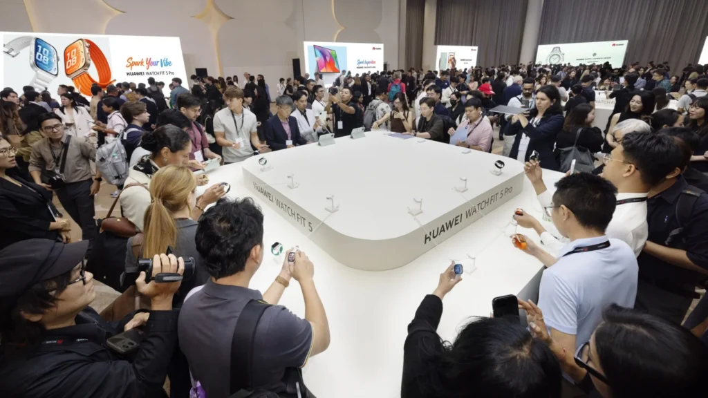 HUAWEI expands all-scenario ecosystem with new smartwatches, nova 15 Max smartphone