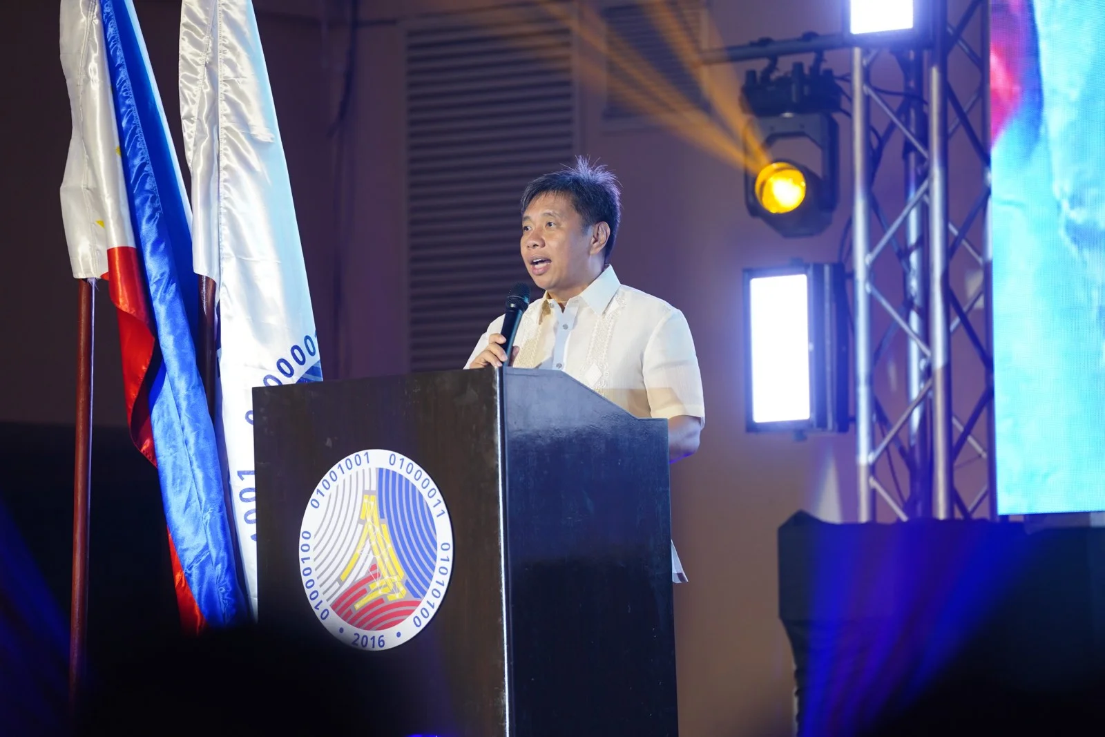 Globe recognized by DICT as Philippines nears universal internet access