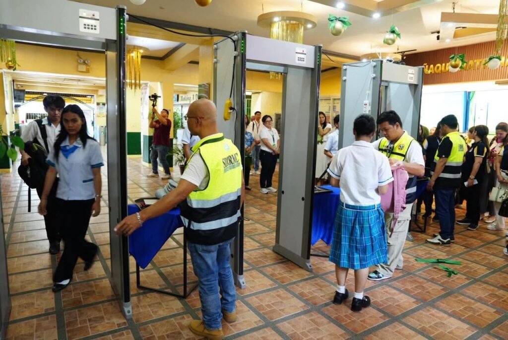 Parañaque installs metal detectors in public schools to improve security