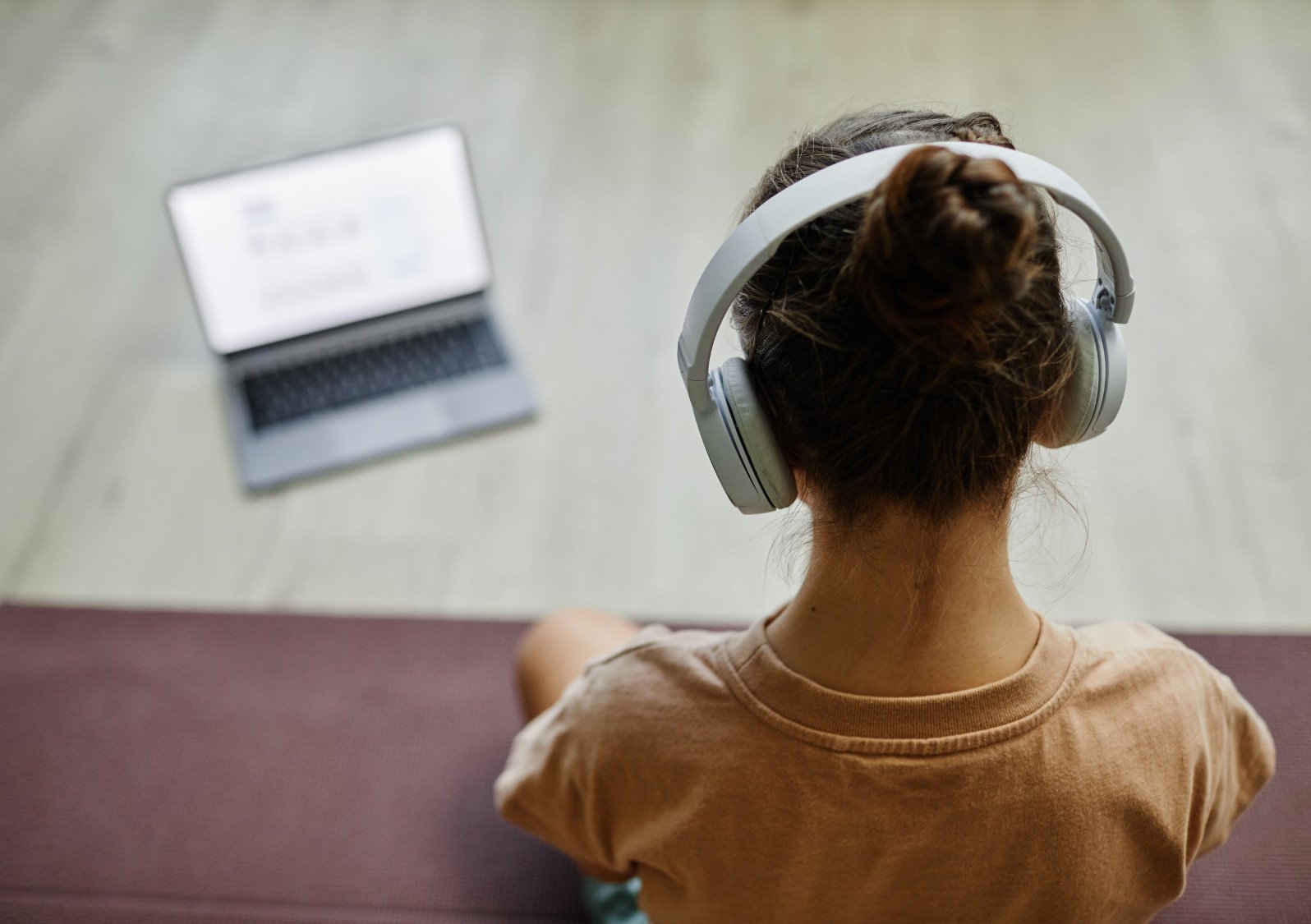 Online groomers lure children with simple tasks before resorting to blackmail, CICC warns