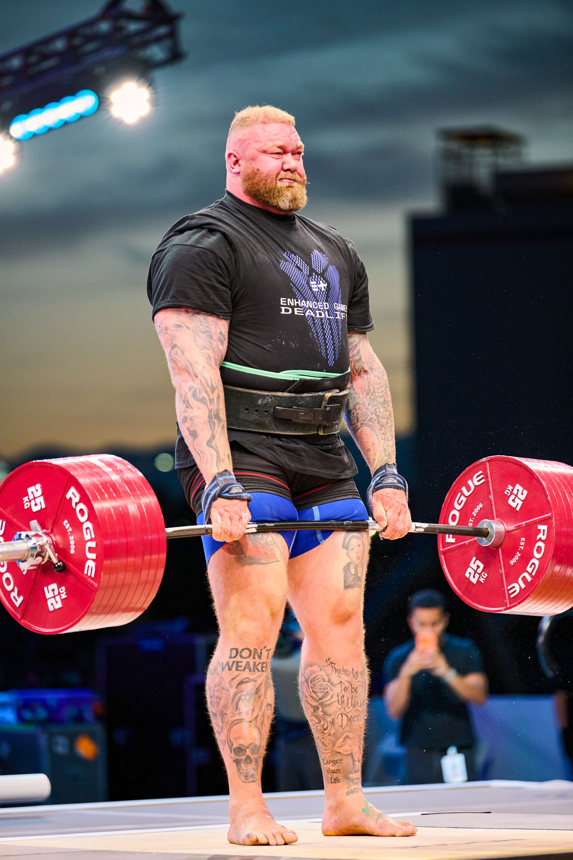 Hafþór Júlíus Bjö
sson holding a barbell at mid thigh