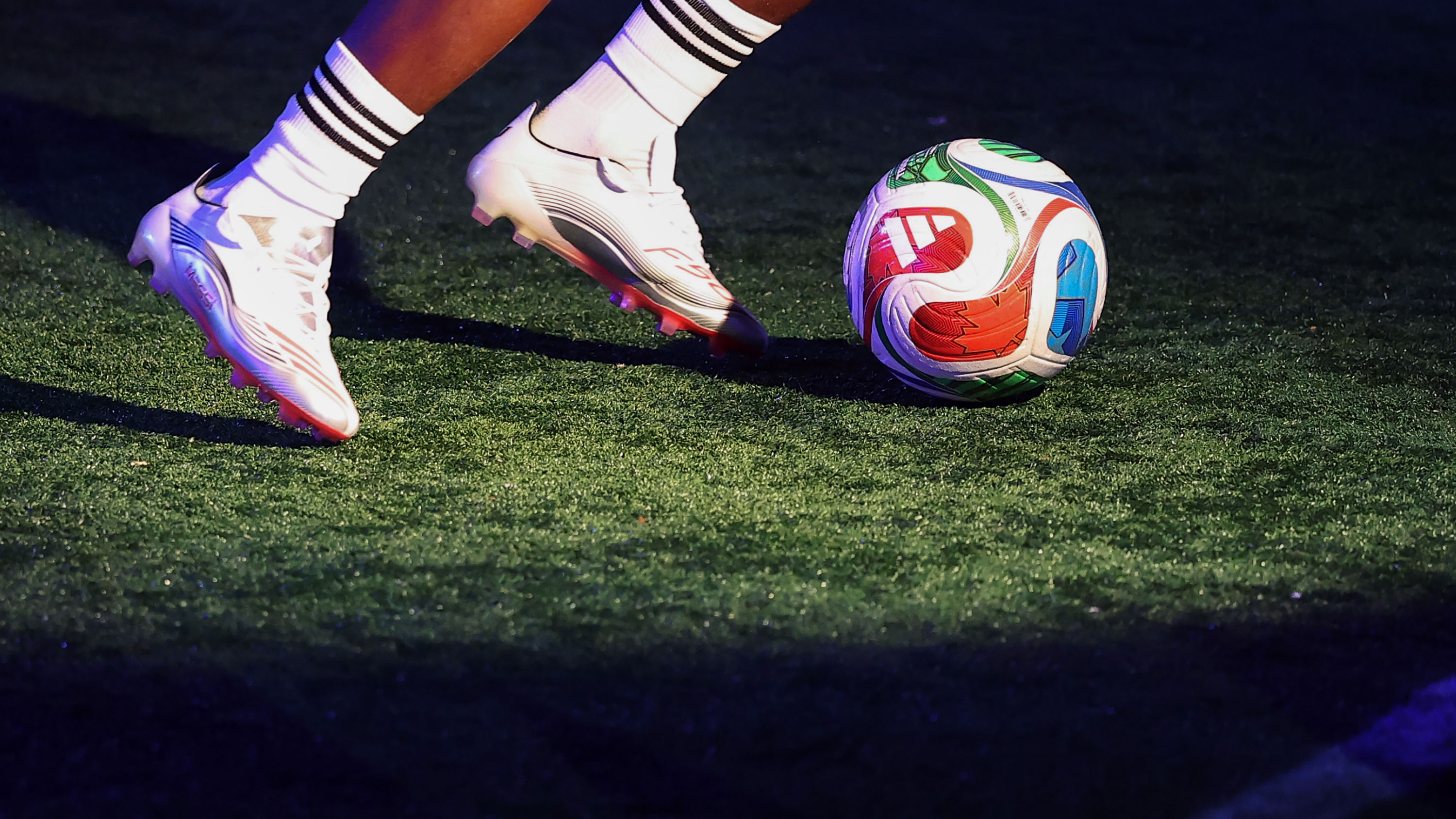 ¿Por qué el balón del Mundial de este año podría no volar tan lejos?