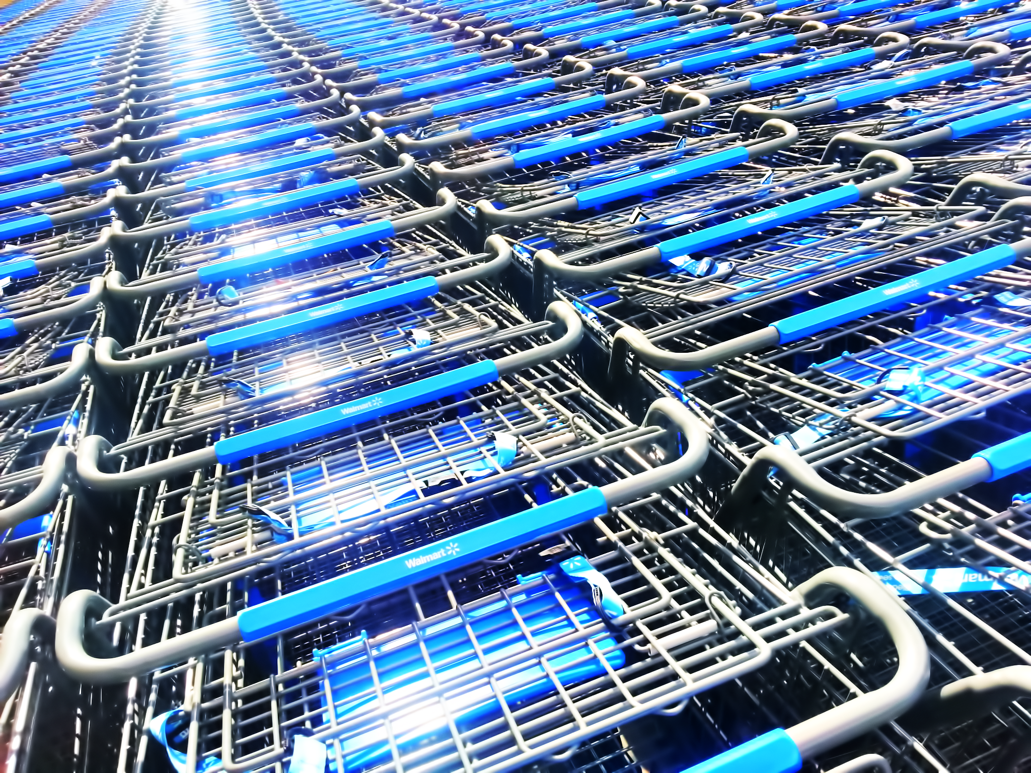 Para vencer al 'e-commerce' Walmart lo intenta hasta con carritos robóticos