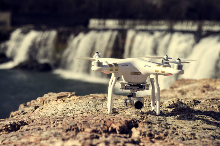 Los drones que aprendieron a nadar para mejorar la gestión del agua