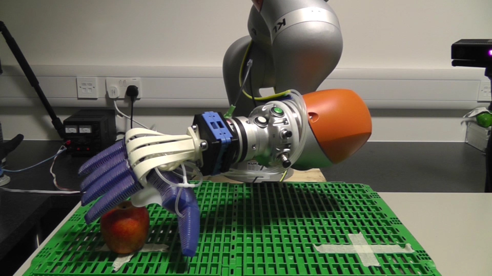 Llega el robot capaz de manipular verduras, aunque aún hay que ponérselo fácil