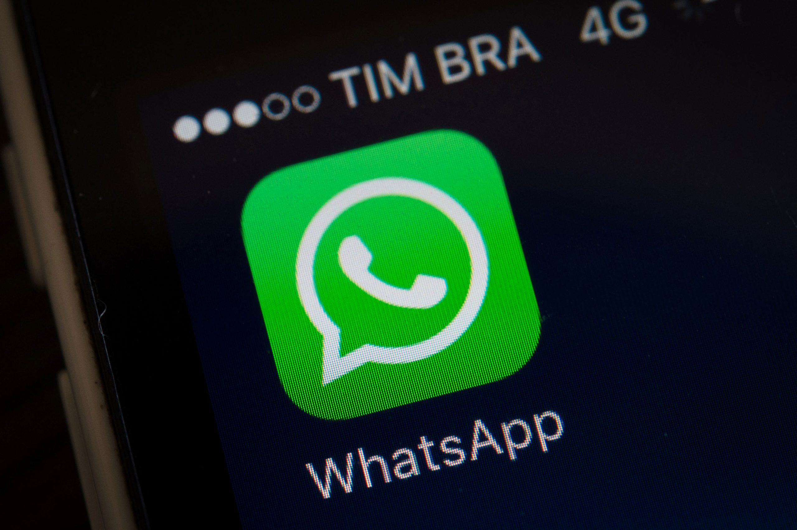 Una vulnerabilidad en WhatsApp permitiría a la policía pinchar tus mensajes