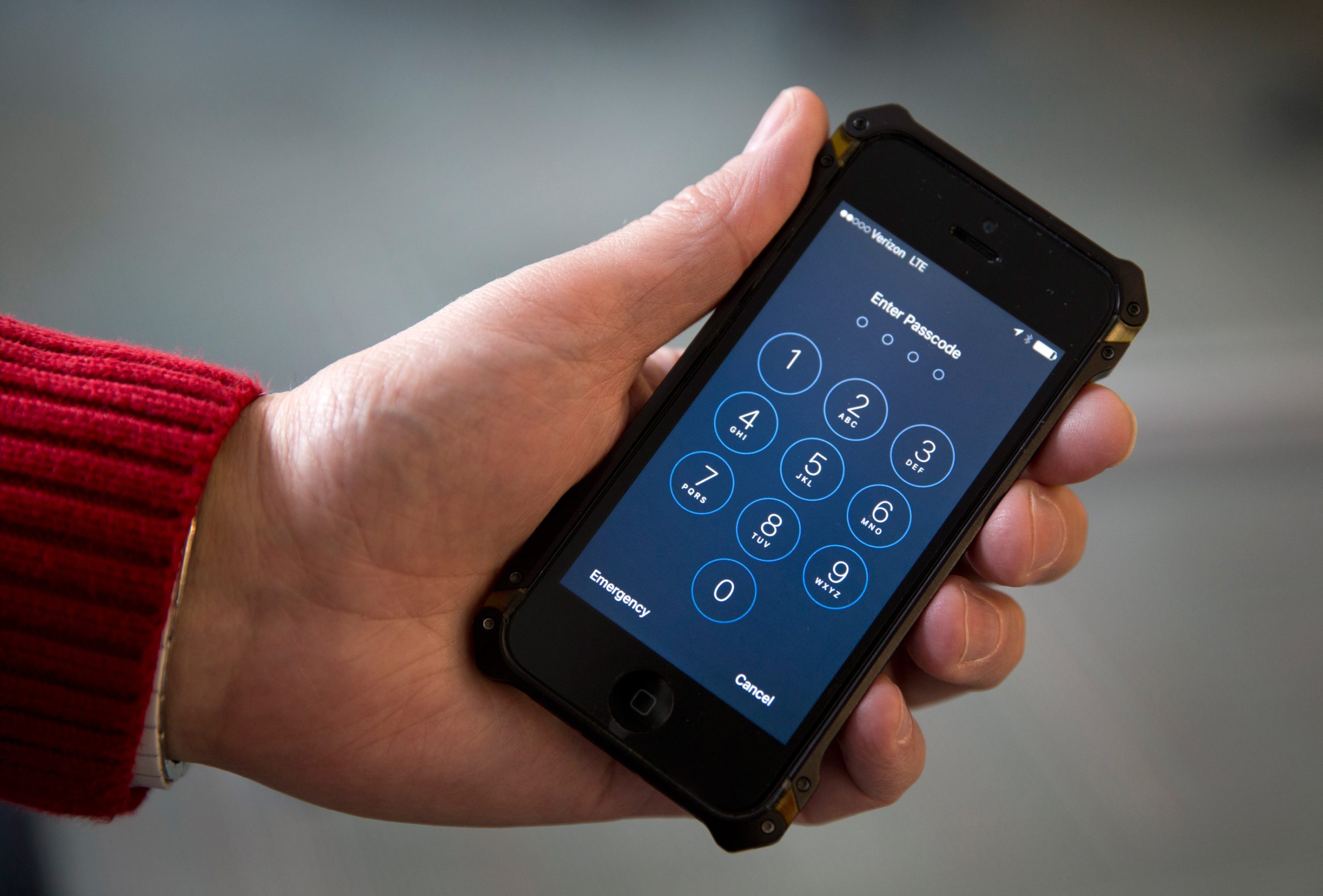 El primer virus capaz de hackear un iPhone en remoto valdría un millón de dólares