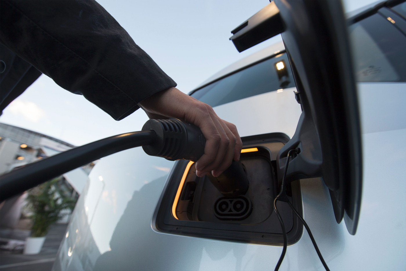 La revolución del coche eléctrico no es solo tecnológica, es política