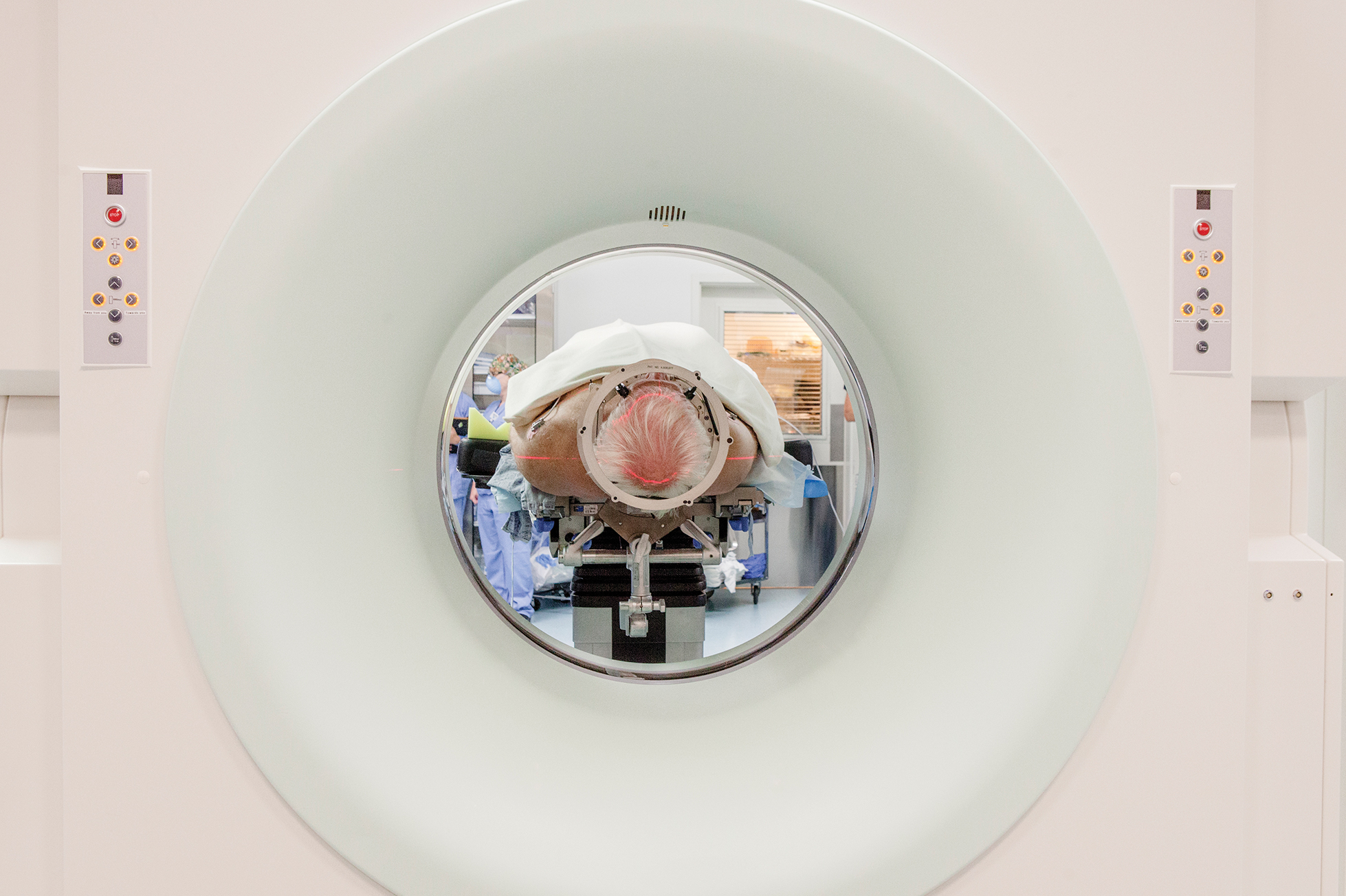 Un 'chispazo' eléctrico en las profundidades del cerebro para curar la depresión