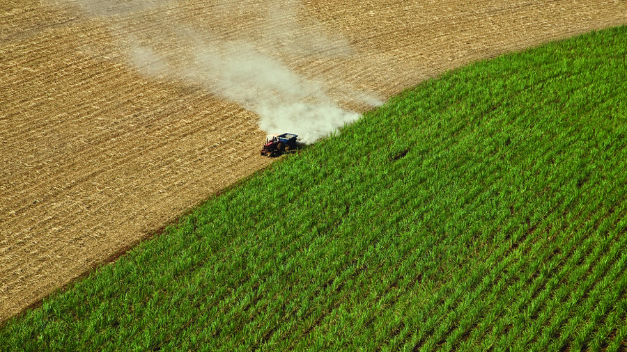 EEUU presenta sus primeros portaviones alimentados con biocombutibles