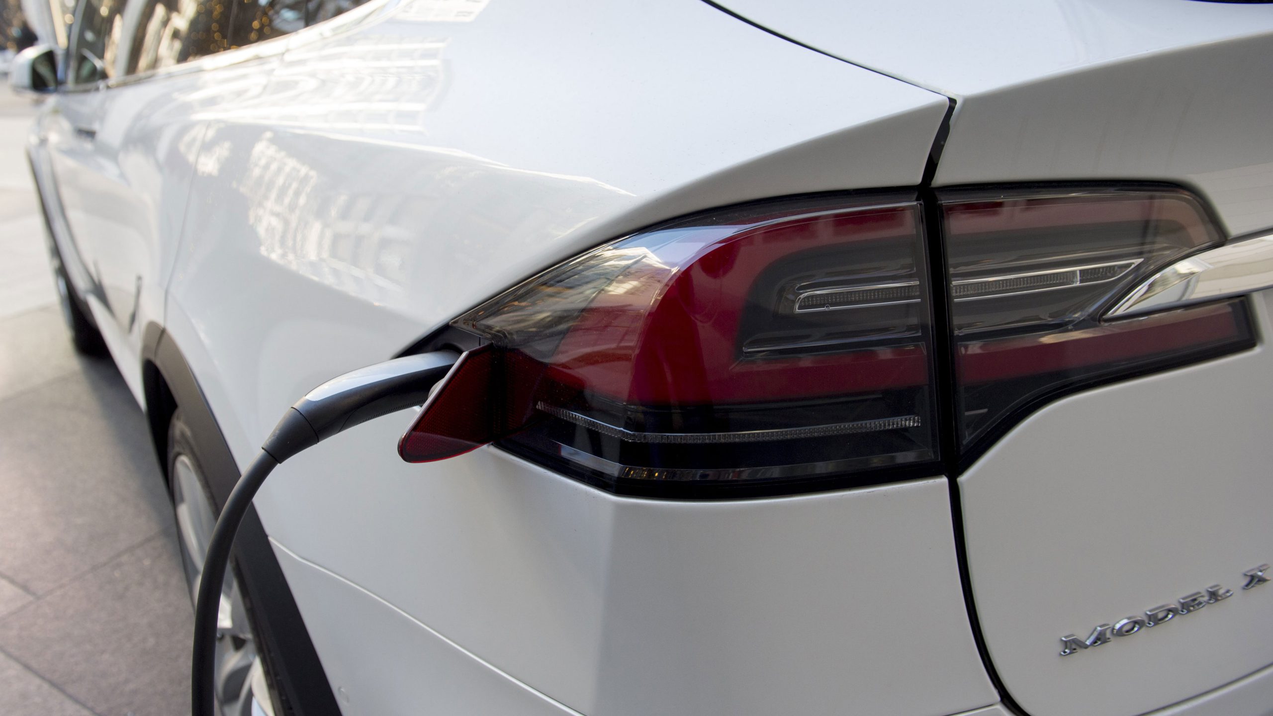 EEUU se aferra a la gasolina y se aleja del buen ejemplo europeo del coche eléctrico