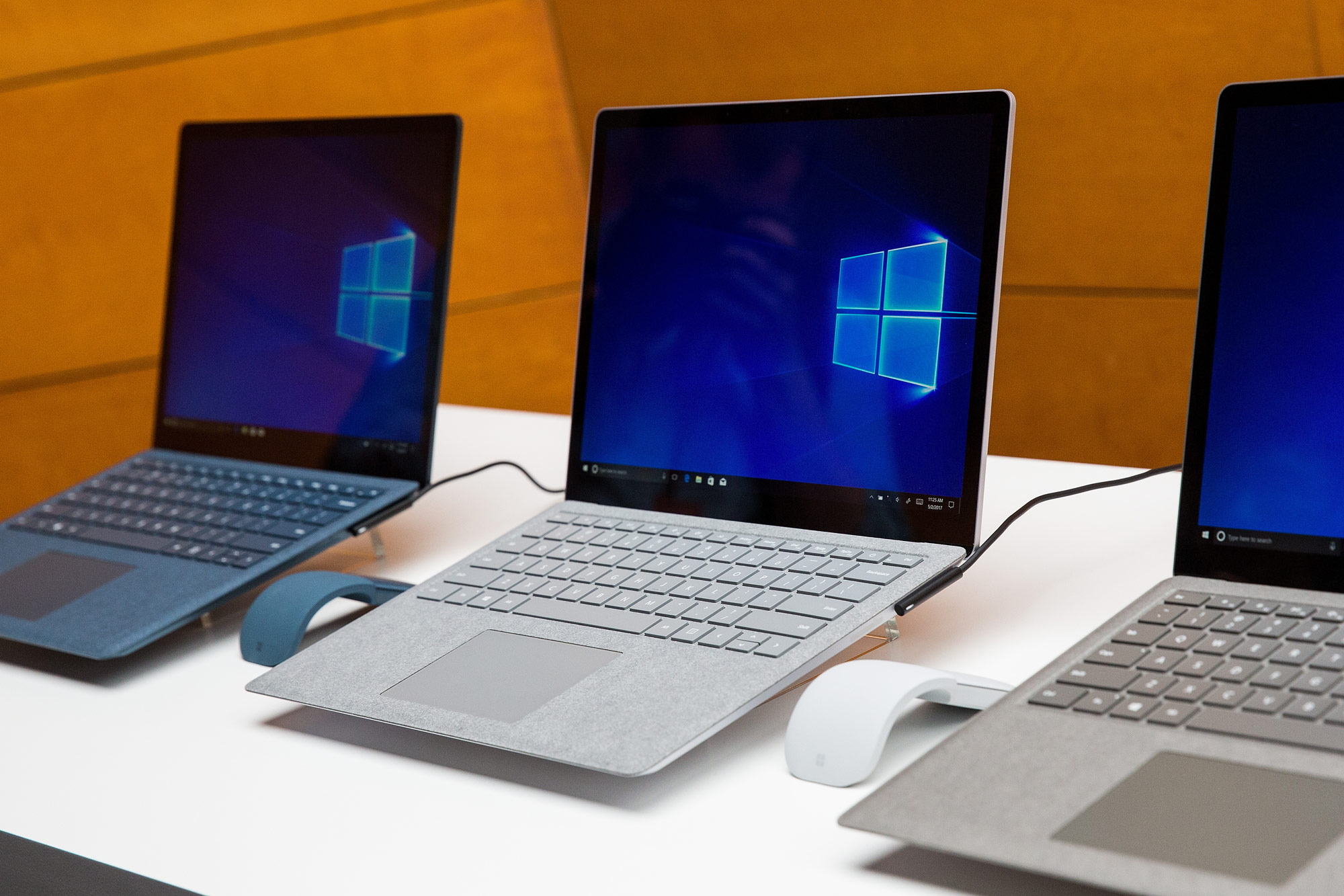 La guerra interna de Microsoft entre revolucionar el futuro y generar ingresos