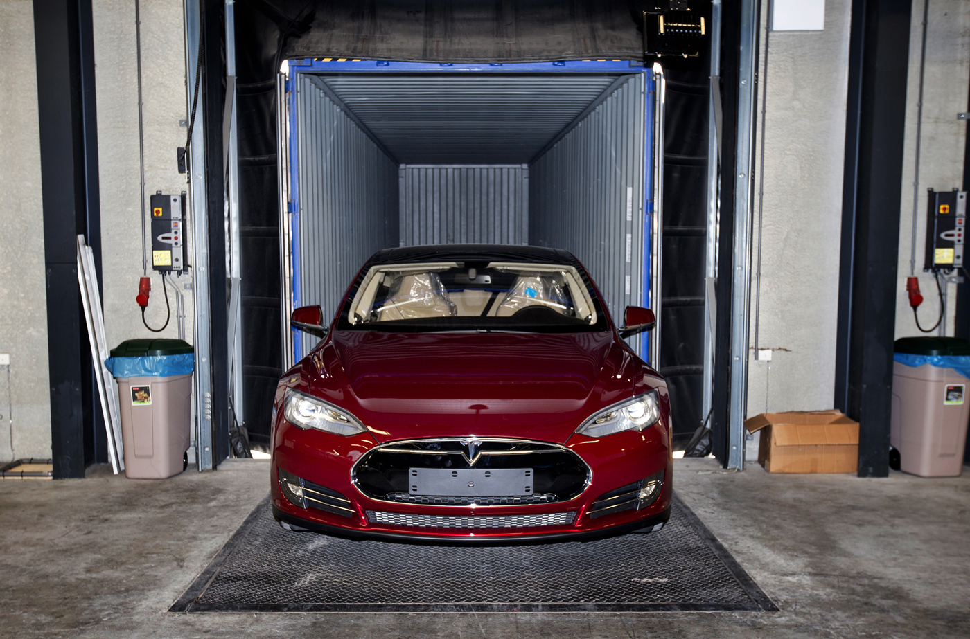 Las condiciones de Tesla: trabajos exigentes y acciones para los empleados