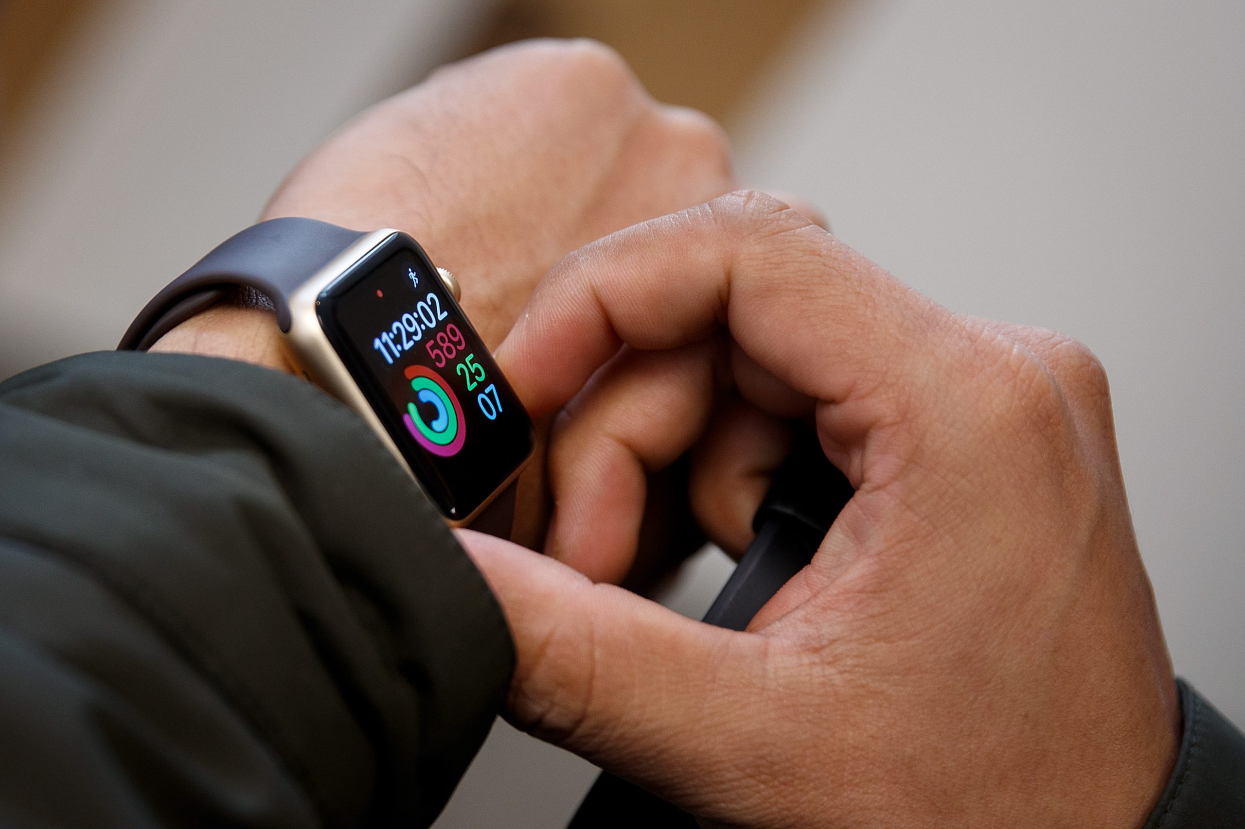 Un poco de ayuda externa logra que el 'smartwatch' de Apple empiece a ser útil