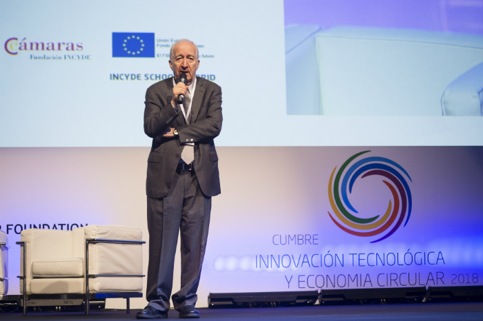 "La ética que se pide a los políticos se demanda también a la empresa"