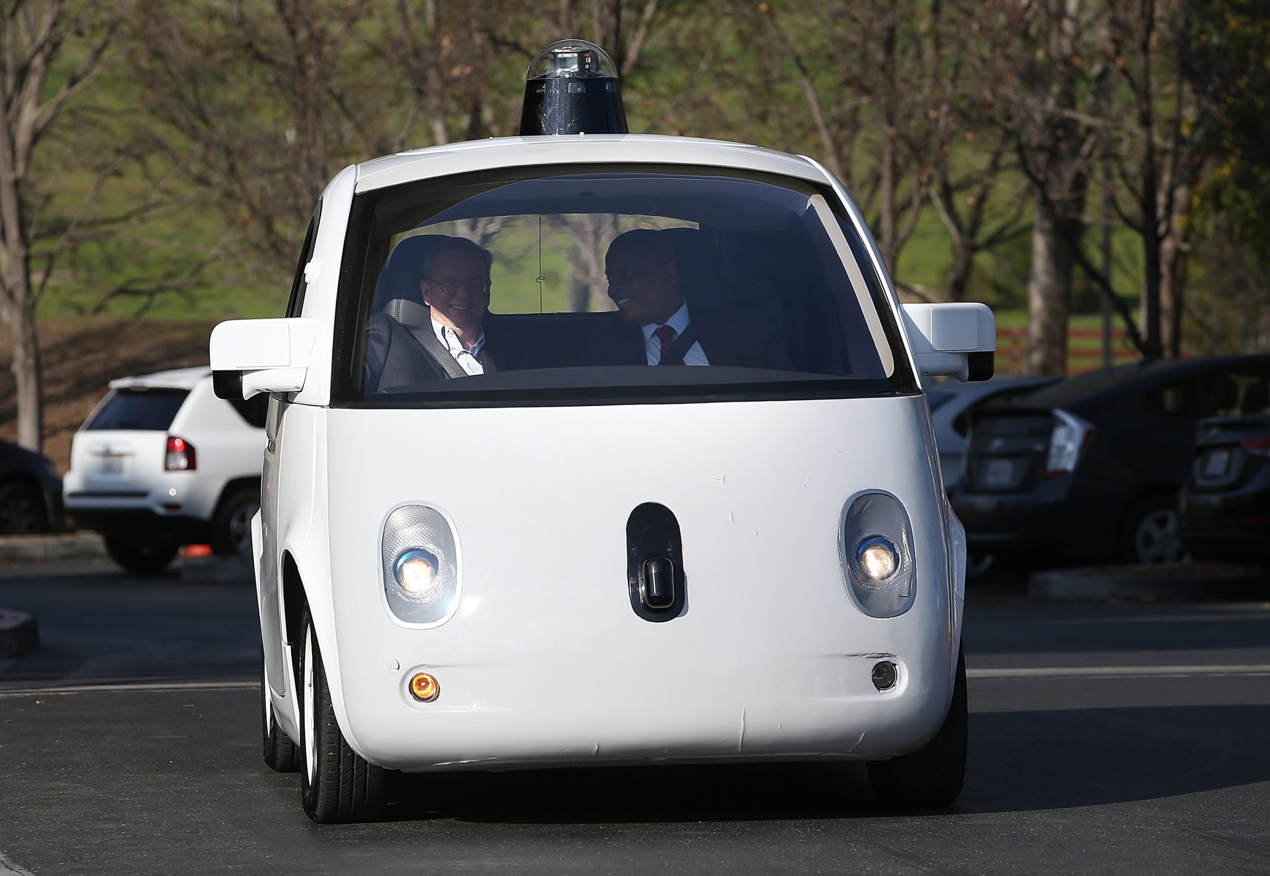 La IA que controla los coches de Google es reconocida como conductor humano