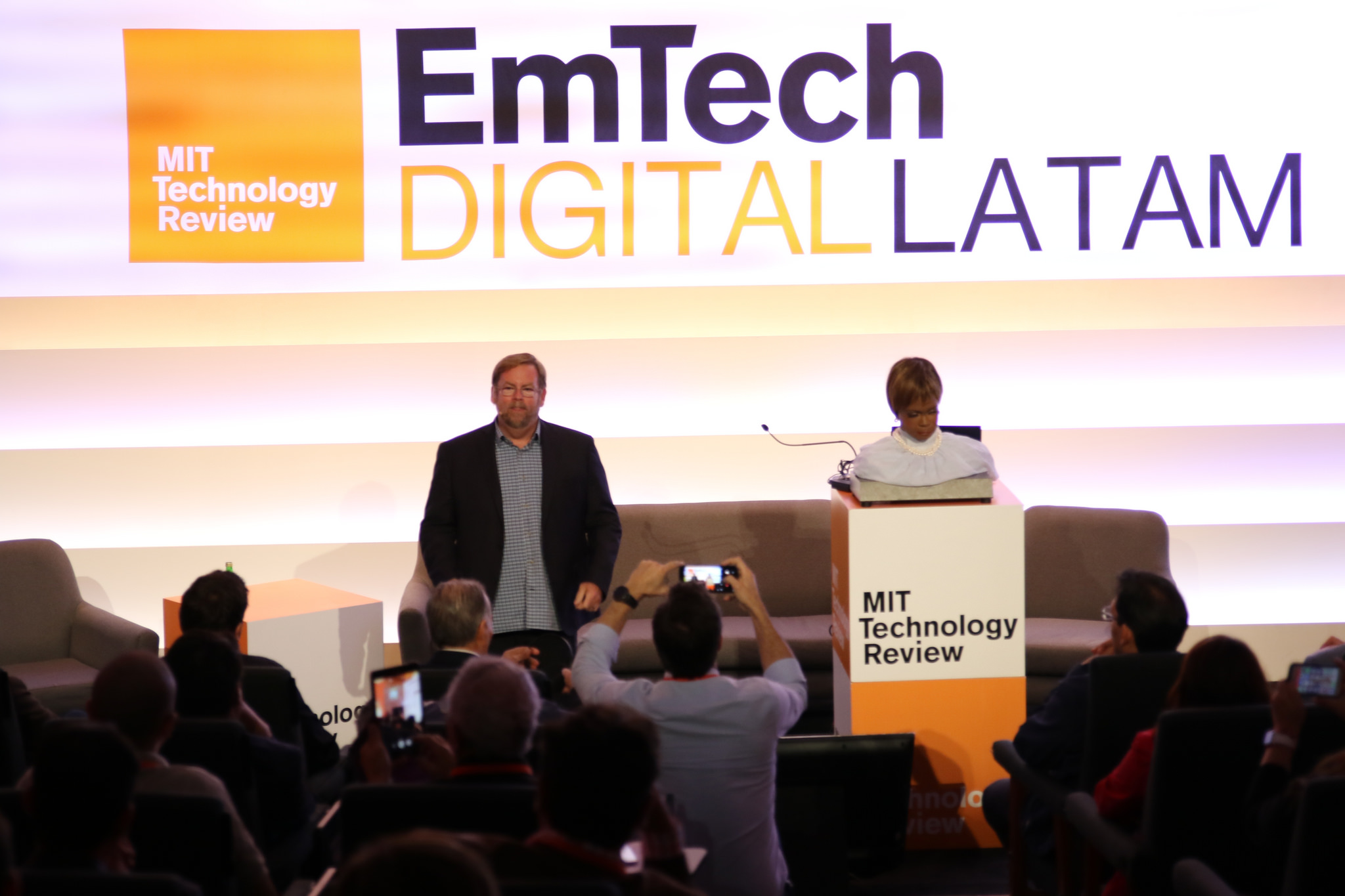 ¿No sabe cómo aplicar la IA a su negocio? Descúbralo en EmTech Digital Latam