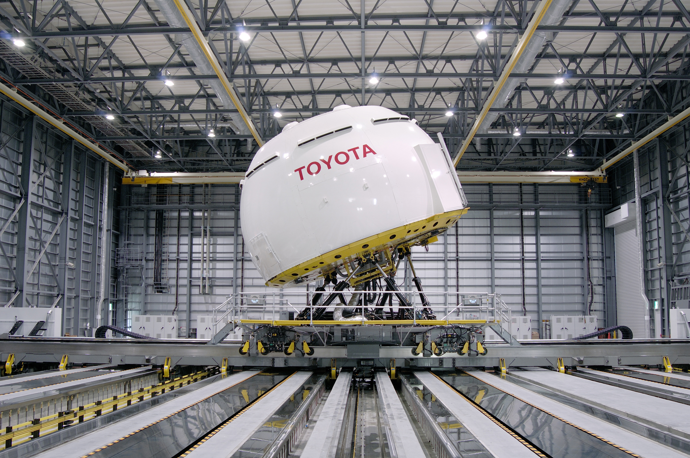 El copiloto invisible de Toyota te quitará el control del volante cuando estime