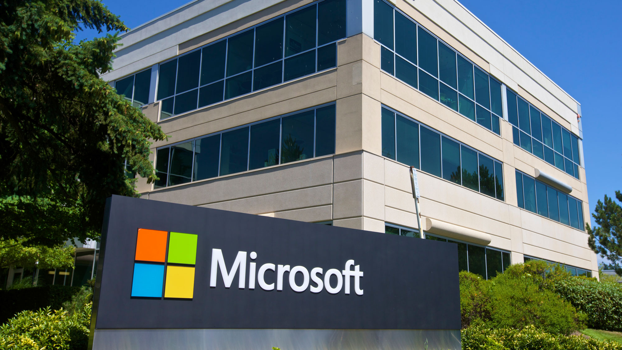 Tiembla Intel, Microsoft amenaza con cambiarse a la etiqueta 'ARM inside'