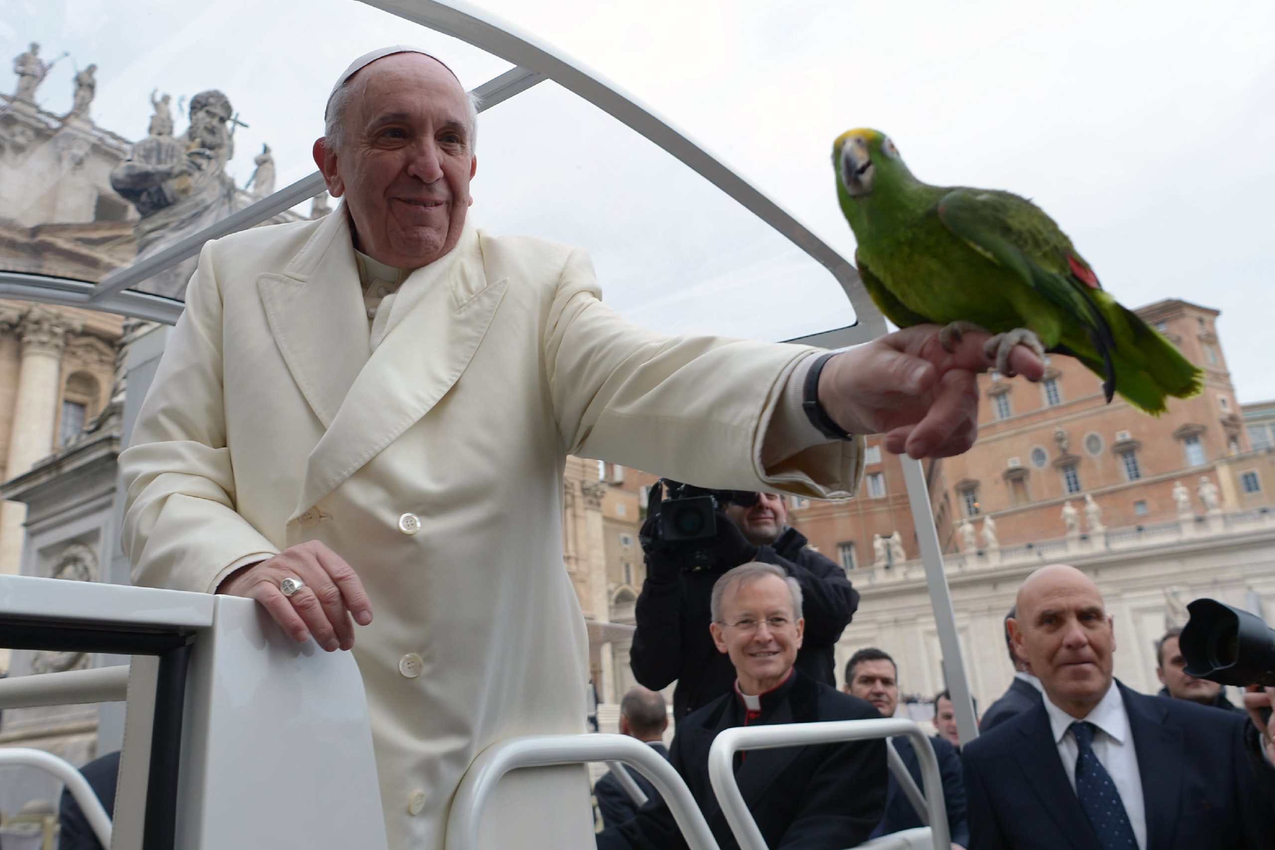 Un español afirma que el Papa ha bendecido su investigación con animales-humanos