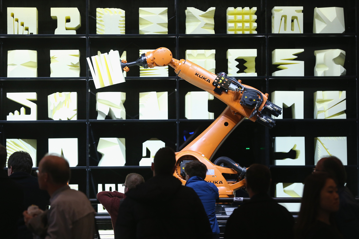 China paga 5.000 millones de dólares para continuar con su revolución robótica