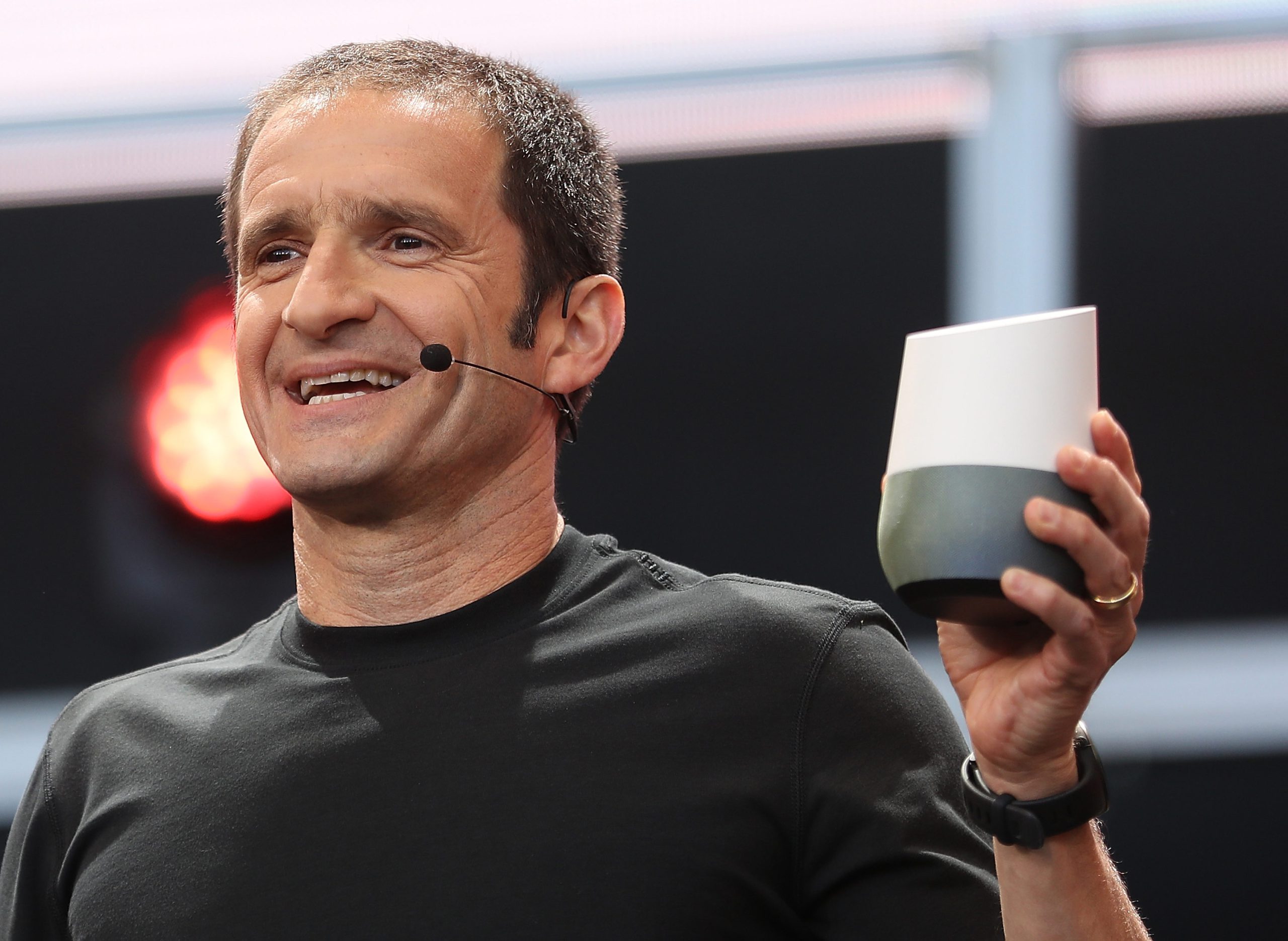 El mayordomo robótico de Google ya reconoce hasta seis voces, pero aún responde a cualquiera