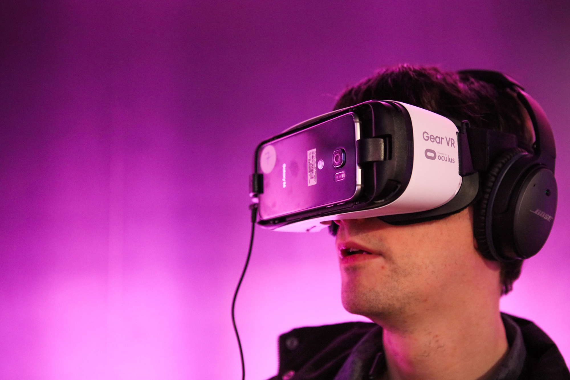 Oculus supera el millón de usuarios de su casco de realidad virtual solo en abril