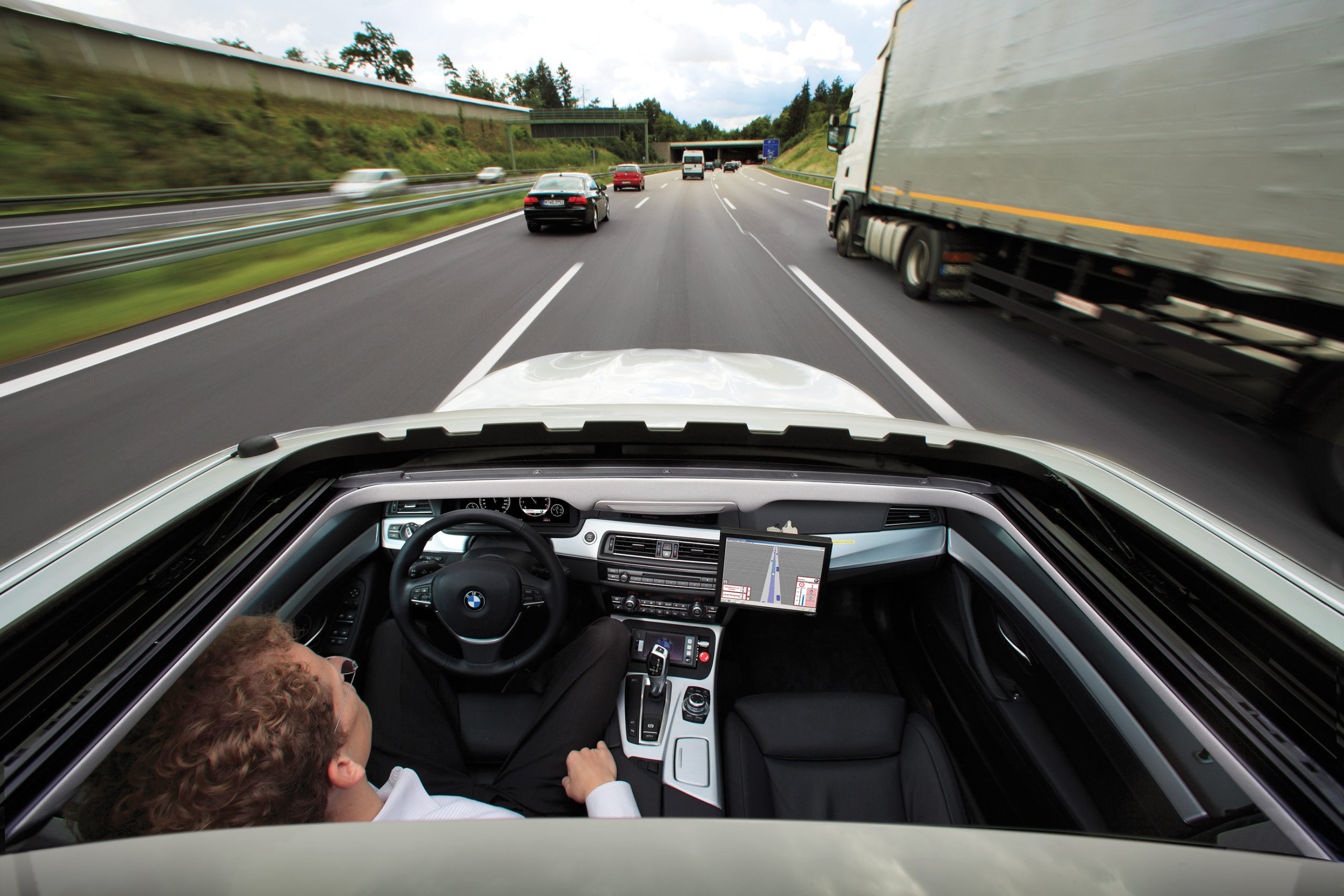 El coche automático aún necesita conductor