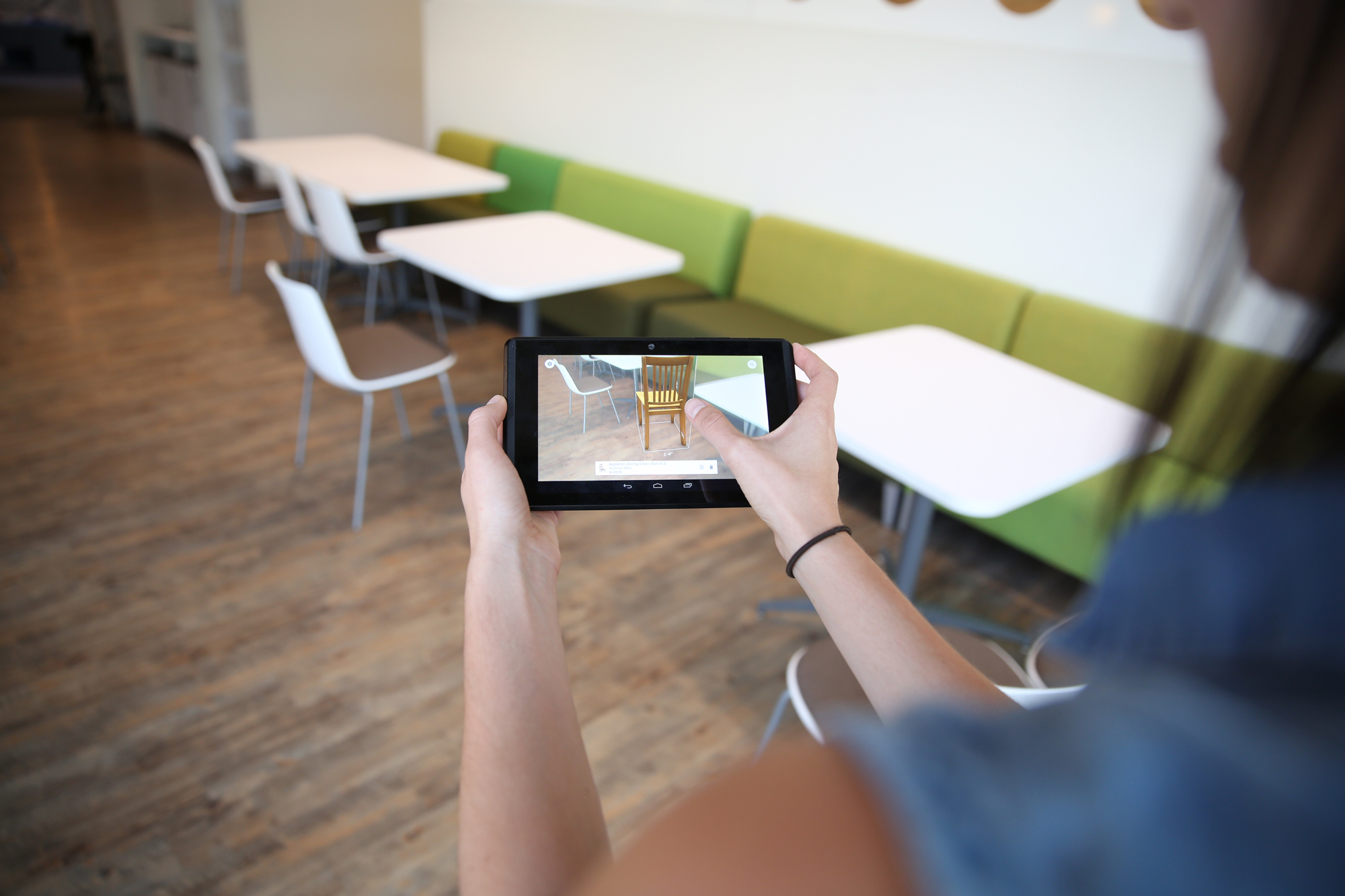 Deja de imaginar cómo queda un mueble, la realidad aumentada decora por ti