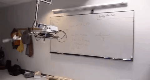 "Tarzán, el robot" vigila las cosechas de liana en liana