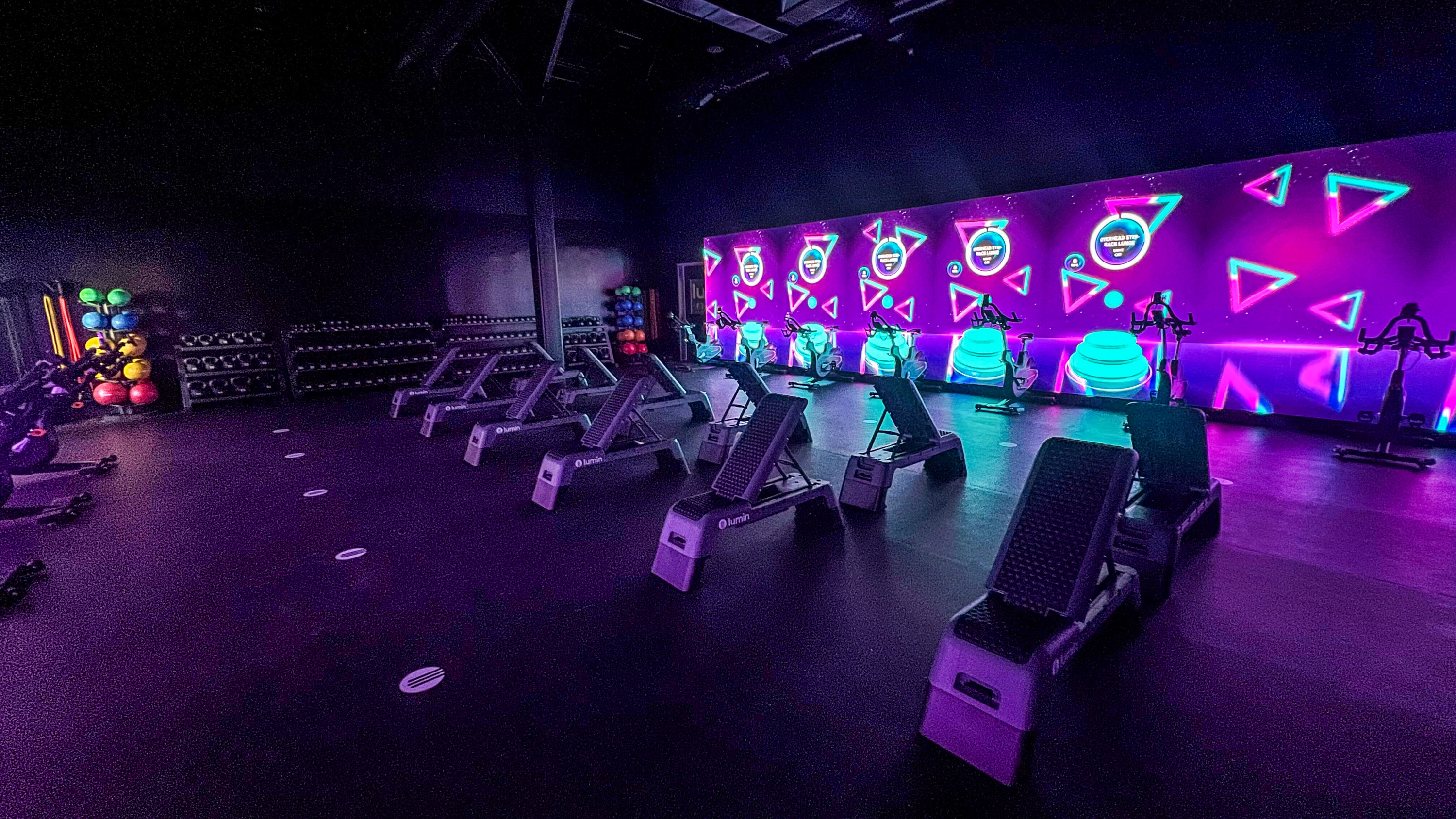 Enérgicos, suaves o exigentes: la nueva tendencia de los gimnasios son entrenadores de IA
