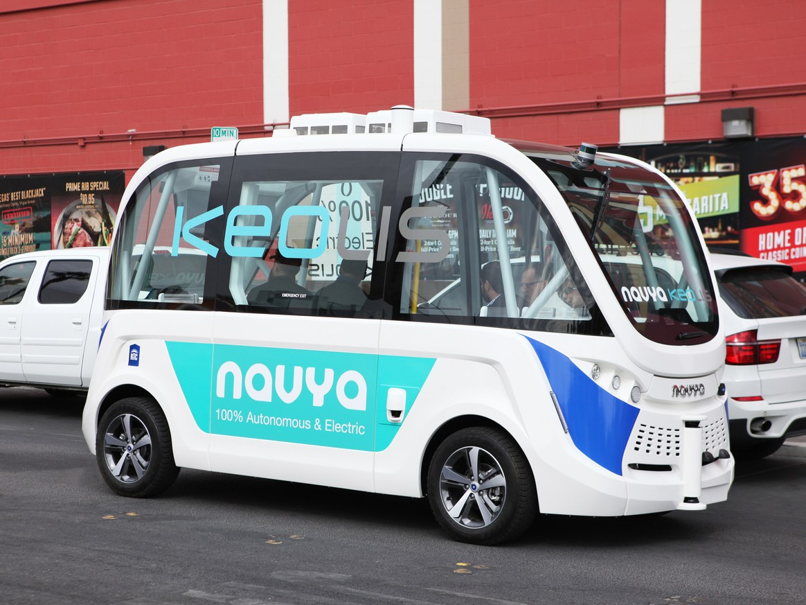 Coches autónomos: el humano, el precavido y el que da ganas de vomitar