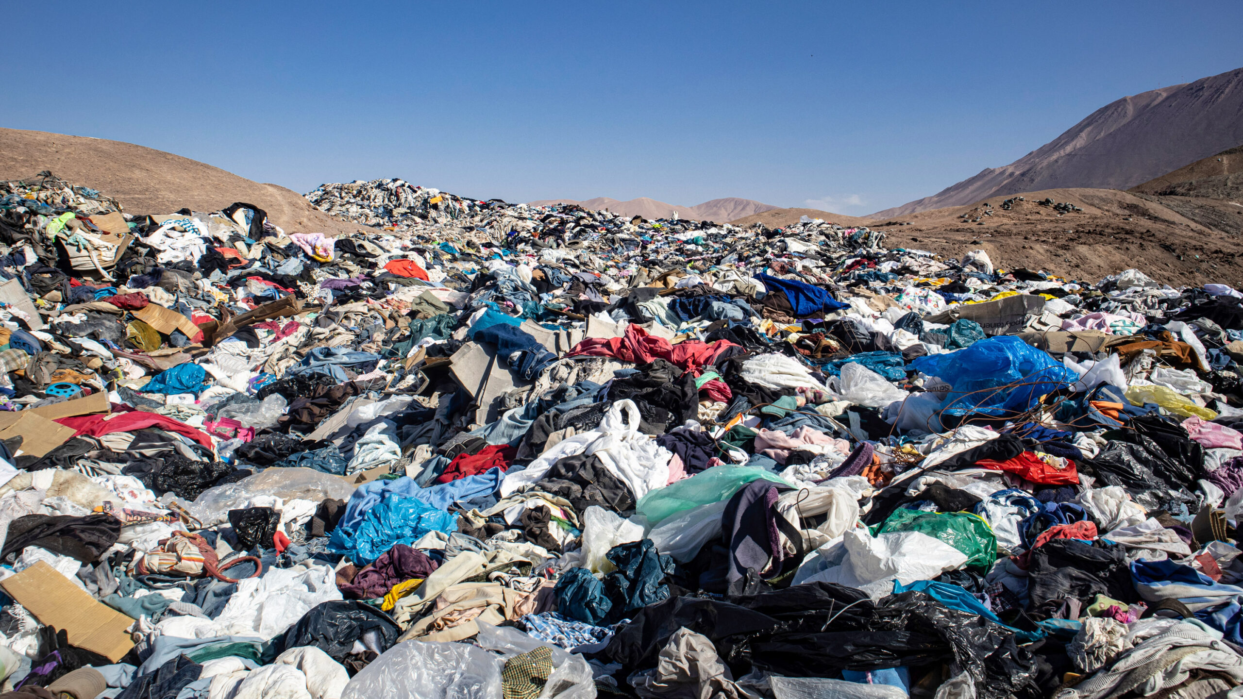 Un proceso de disolución del poliéster podría hacer reciclable la ropa moderna