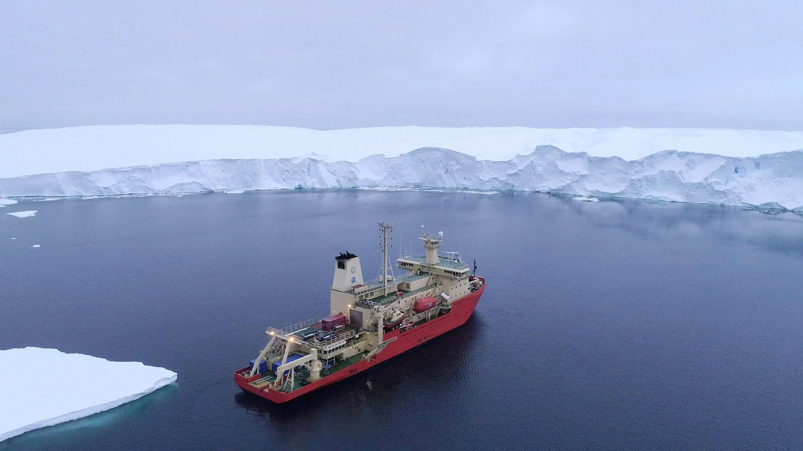 La batalla científica para salvar "el glaciar del juicio final"