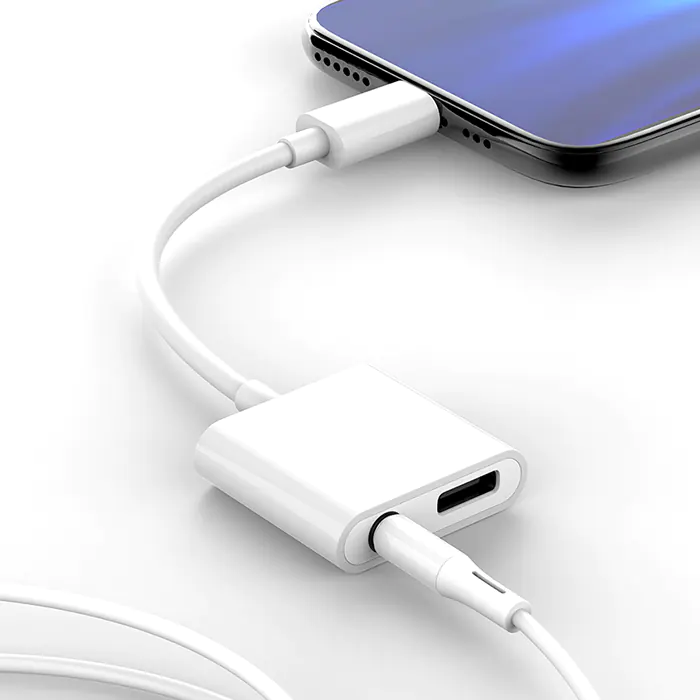 Adaptador APPACS Adaptador USB C a USB C and 3.5 audio Jack en color blanco