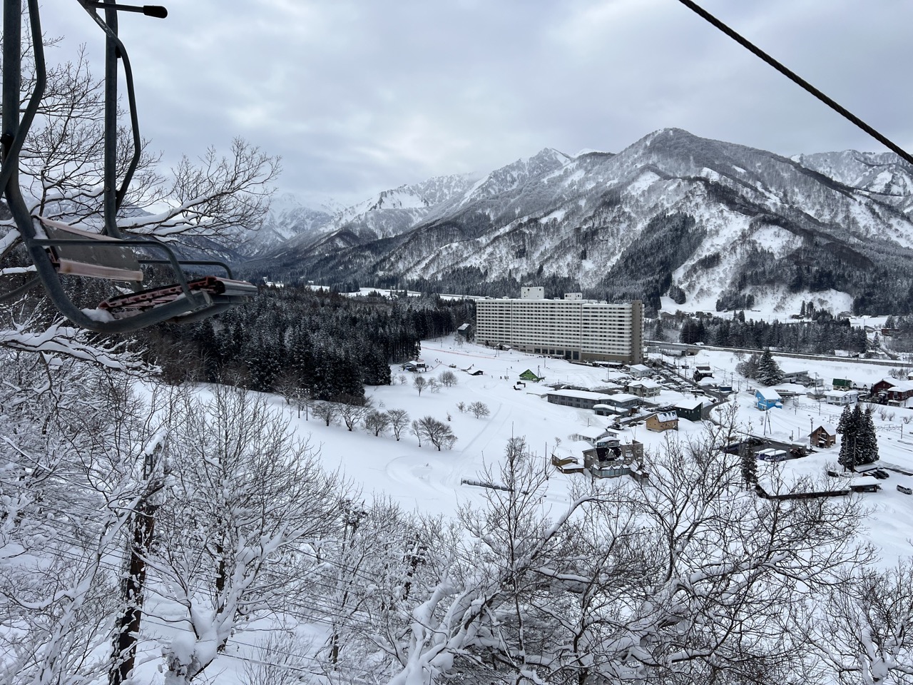 越後中里雪場纜車看天使格蘭飯店